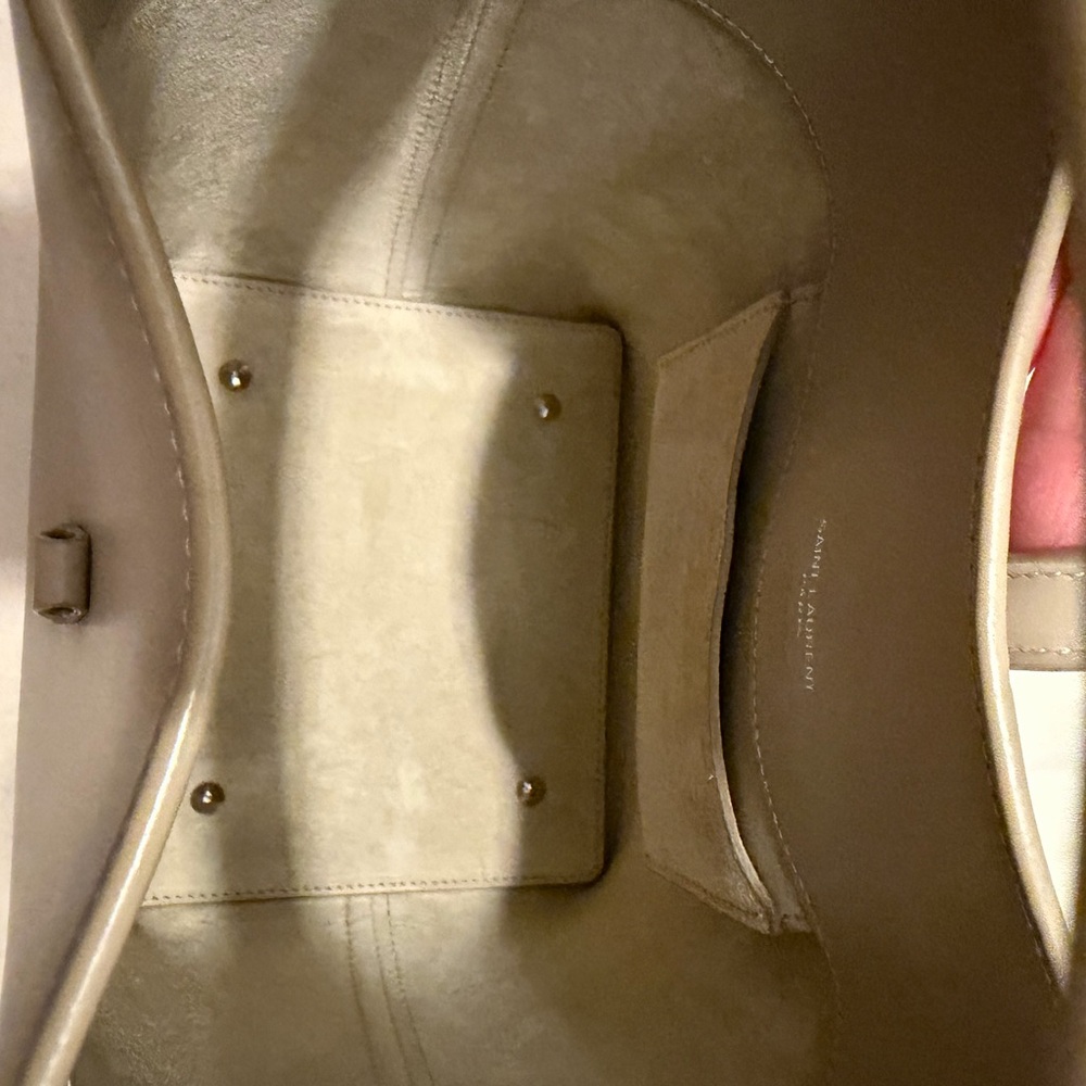 YSL LE 37 SMALL IN SHINY LEATHER - Picture 8 of 10